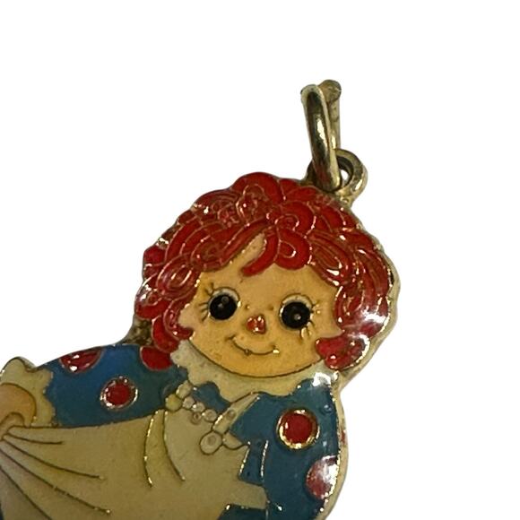 Vintage 1981 Gold Tone Costume Raggedy Ann Pendant - Picture 3 of 6